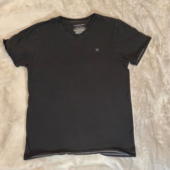 Calvin Klein V-Neck T-Shirt - Picture 1 of 4
